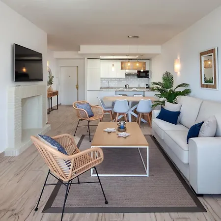 Apartment Frontline & Sea Views - 2 Bedrooms - 2 Bathrooms - Puerto Banus Marbella