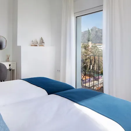 Apartment Frontline & Sea Views - 2 Bedrooms - 2 Bathrooms - Puerto Banus Marbella