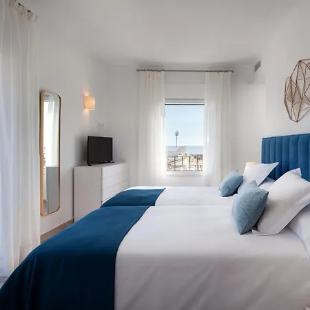 Frontline & Sea Views - 2 Bedrooms - 2 Bathrooms - Puerto Banus Apartment